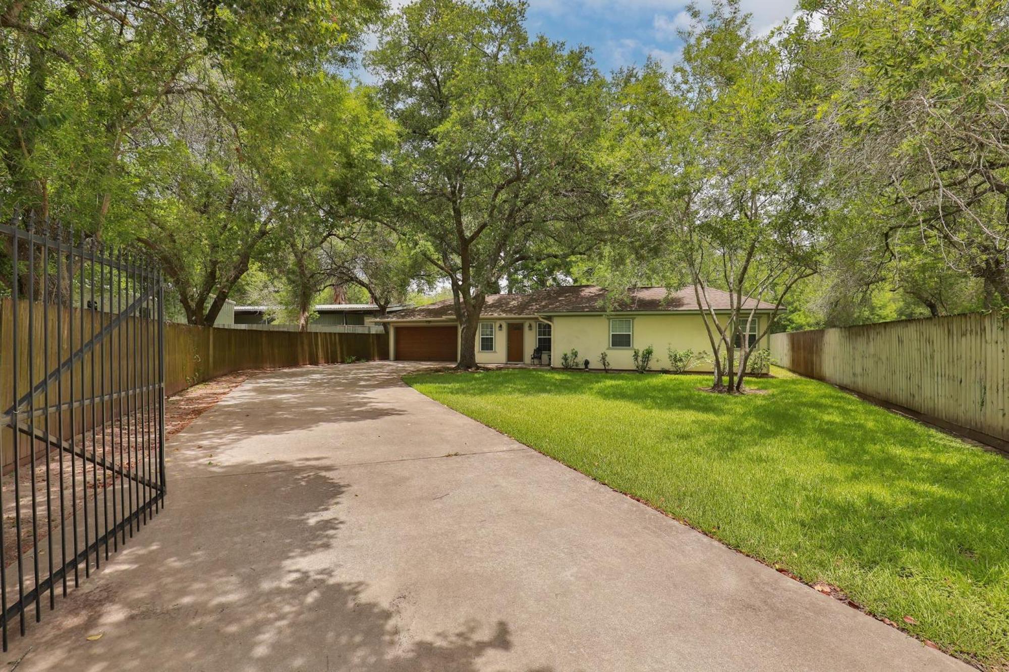 11616 Old Main Street Loop Road Villa Houston Exterior photo