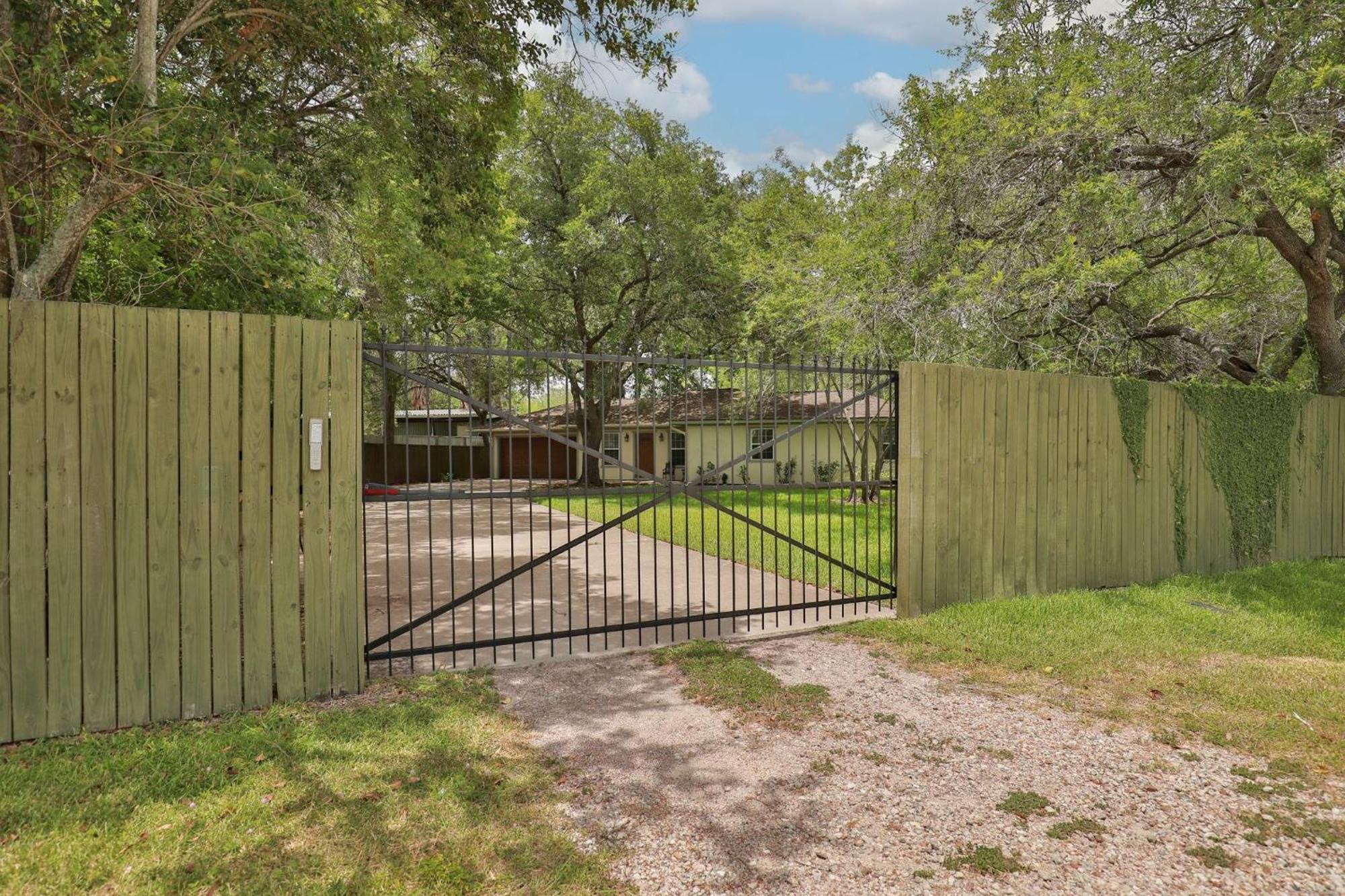 11616 Old Main Street Loop Road Villa Houston Exterior photo