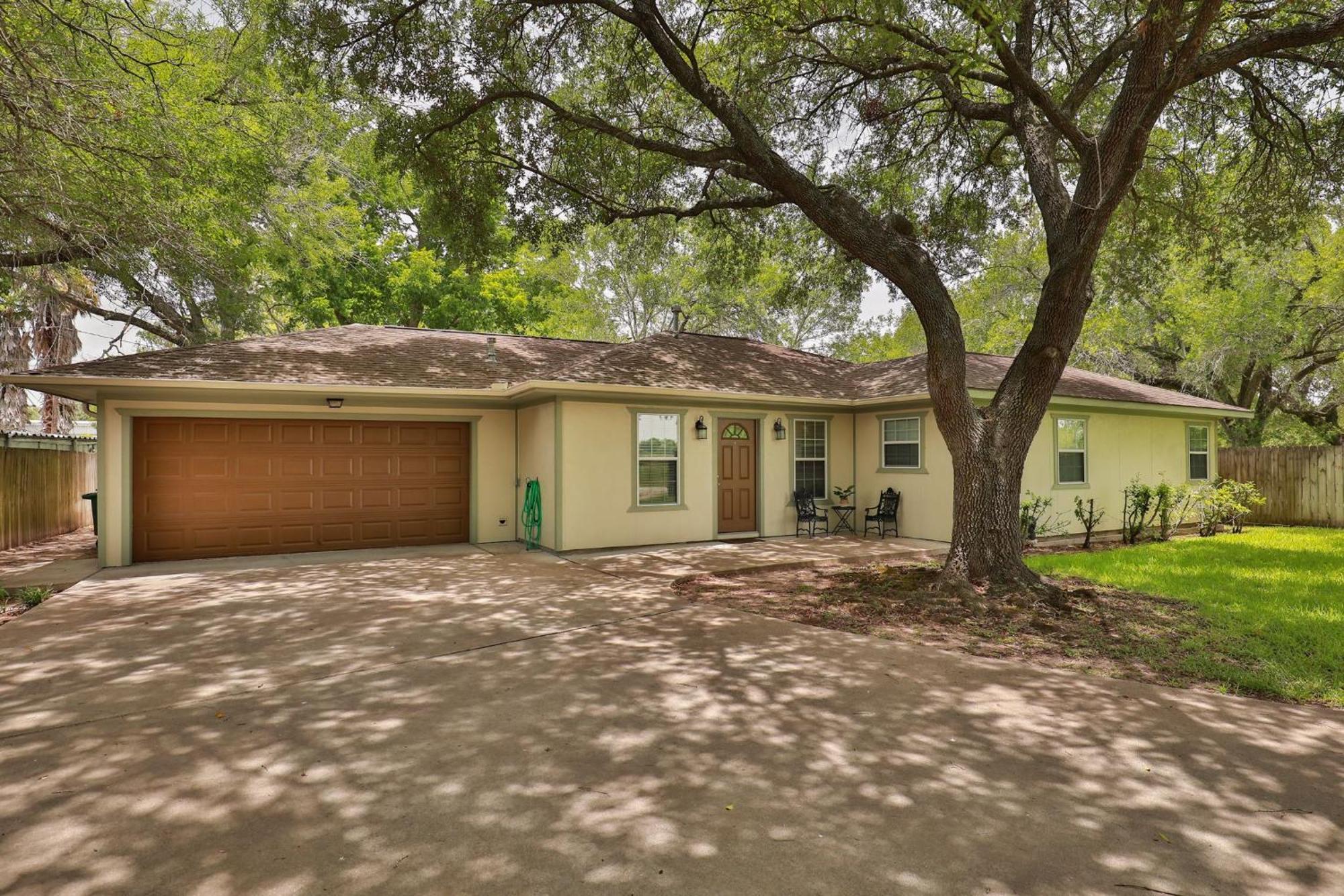 11616 Old Main Street Loop Road Villa Houston Exterior photo